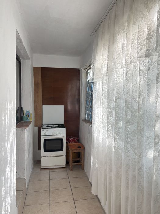 Inchiriez apartament cu 2 camere zona Abator pe termen lung