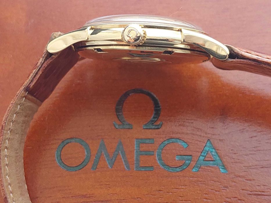 Ceas automatic Omega Constellation