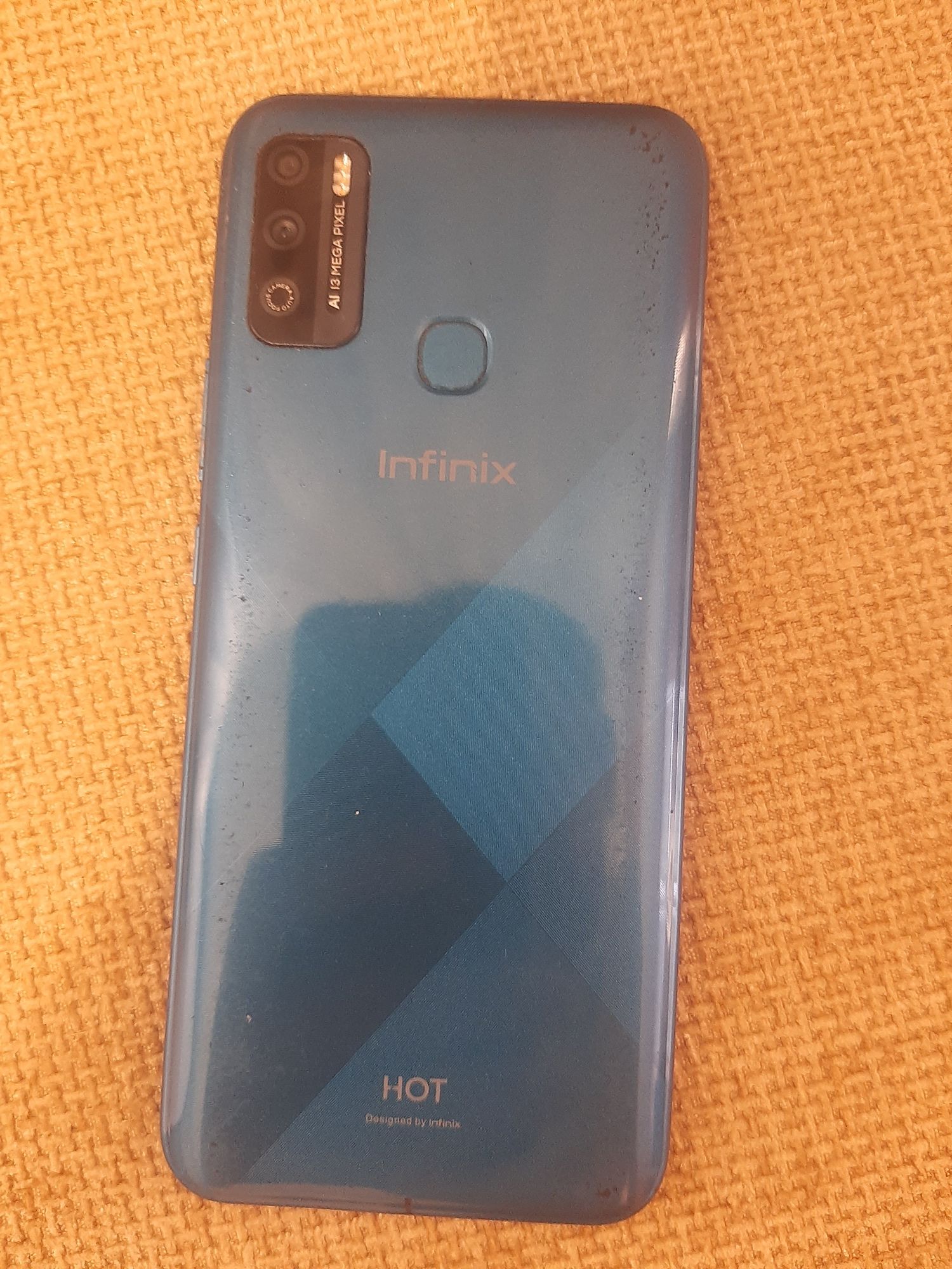 Huawei y7 и  INFINITI HOT 9 PLEY