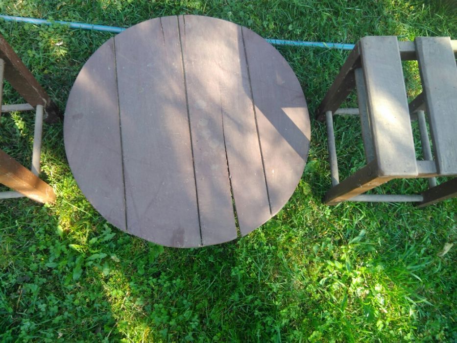 Продавам голяма парлийка с две черни столчета