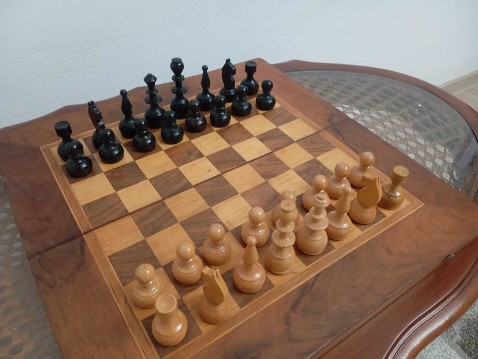 Голям дървен шах 48 х 48 см.