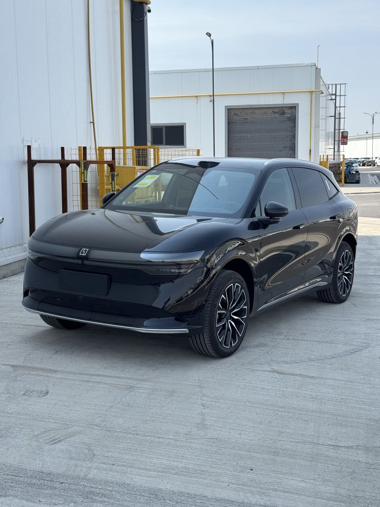 Zeekr 7X 3.8 sec/AWD