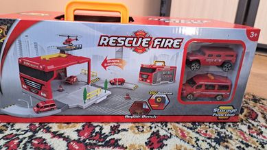 Детски комплект Пожарна станция и автомобили