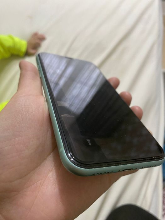 Продаю iPhone 11