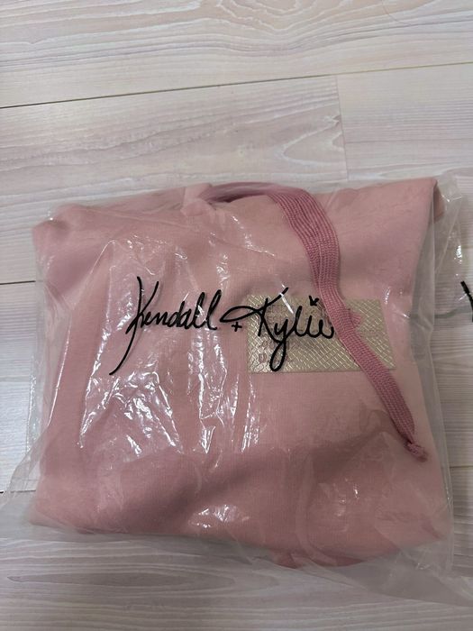 Kendall & Kylie суитчър номер S