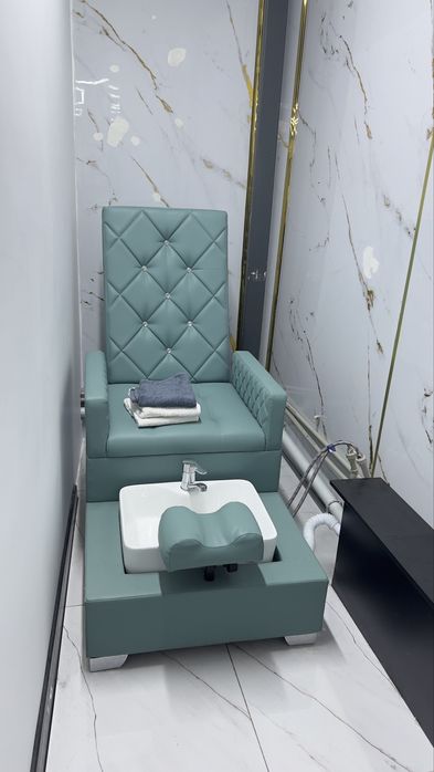 Продаётся педикюрное кресло , срочно.