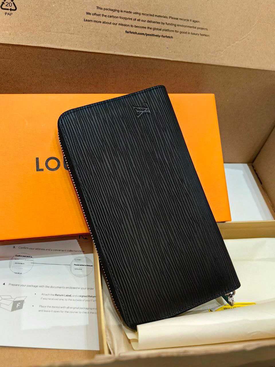 Портфейл LV M60003