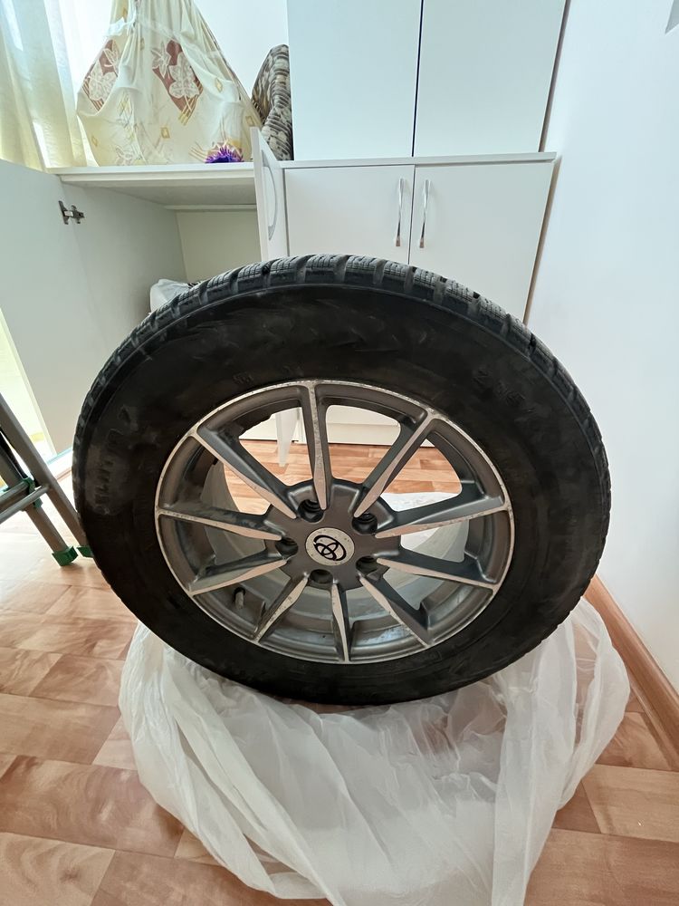 Комплект дисков с шипованными шинами
