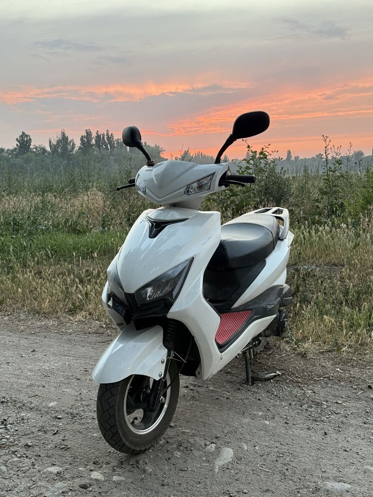 Продам мопед М8-Про 2024