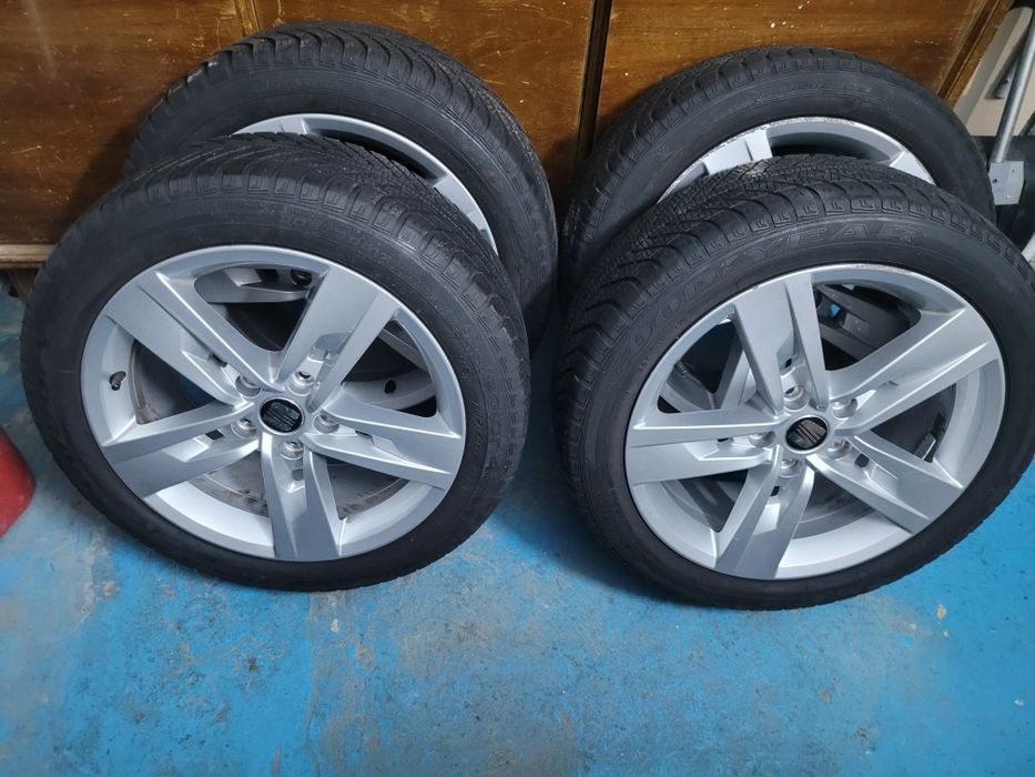 Jante Seat Leon FR 5f 7Jx17 et 49 cu anvelope iarna 205 50 17 Goodyear