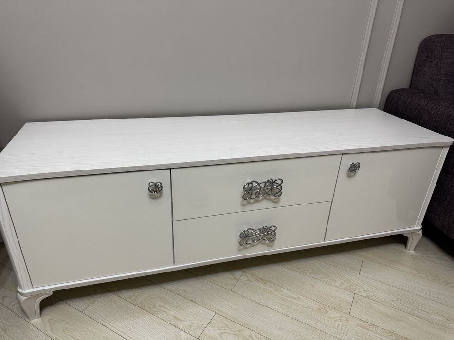 Тумба для гостиной, спальной или прихожей