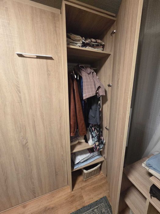 Dulap din  pal cu pat rabatabil incorporat cu saltea