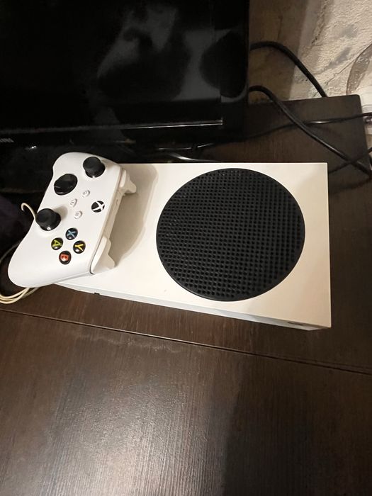 Xbox series s в хорошем состоянии