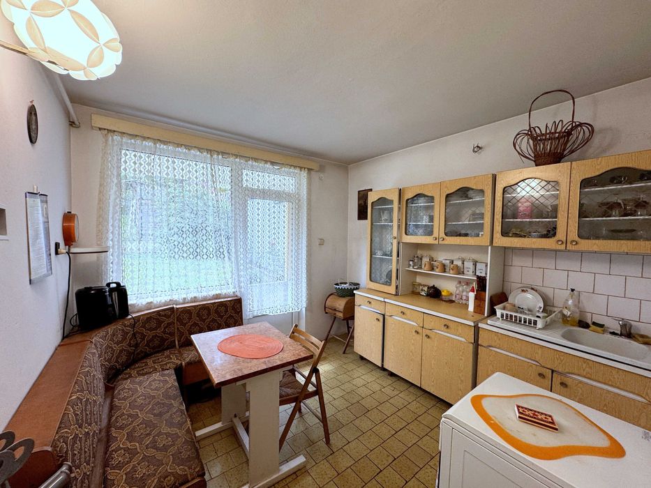 Proprietar, vand vila