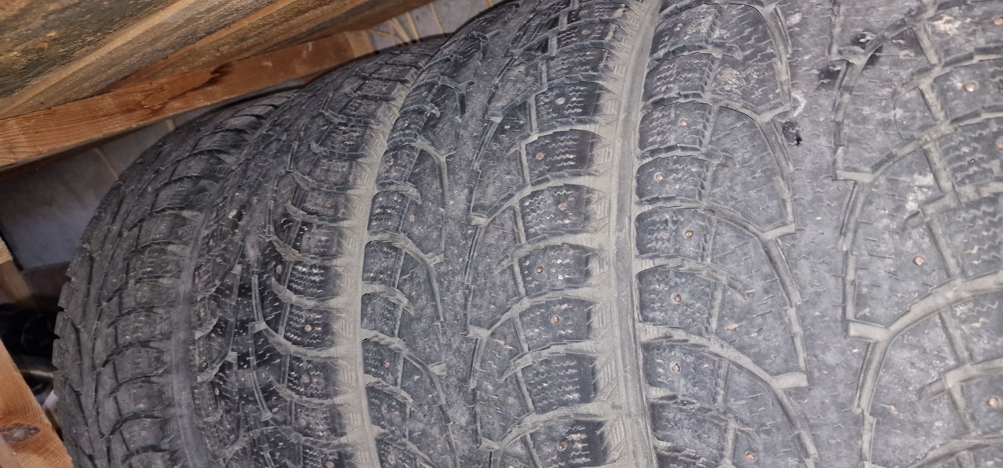 Продам зимние шины Hankook
