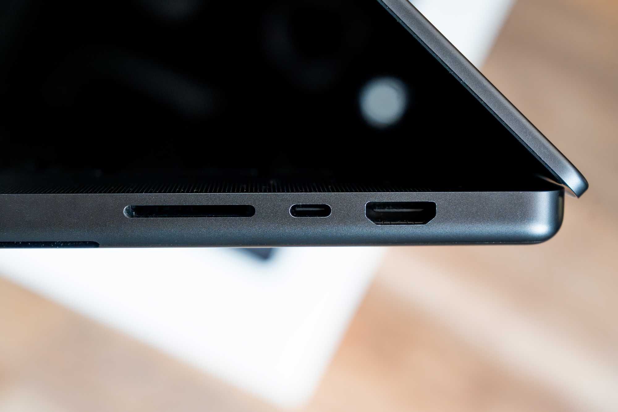 1г. Гаранция MacBook M3 Max 16" 14 CPU; 30 GPU; 36 GB RAM; 1 TB SSD