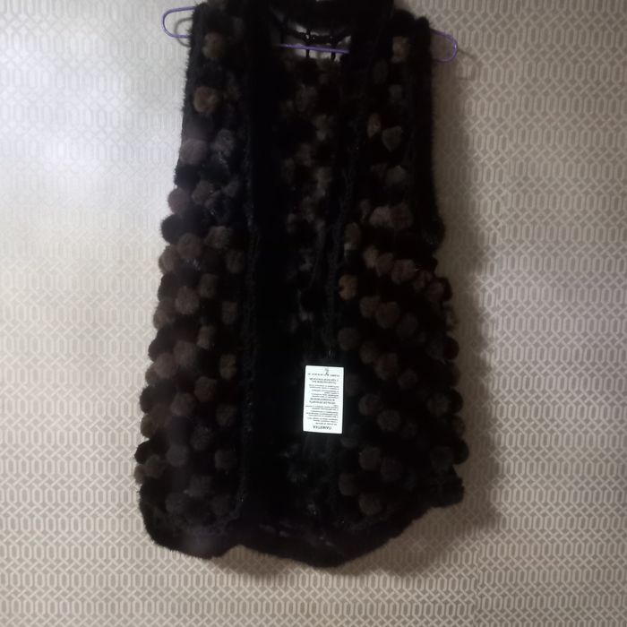 Продам норковкю вязаную жилетку, 15тыс