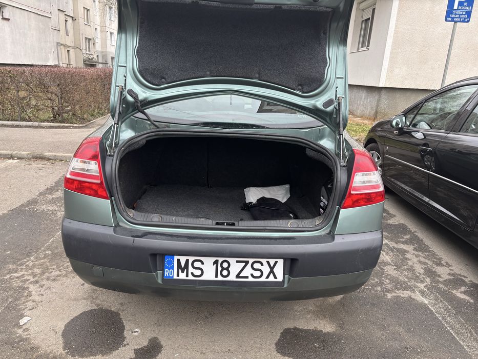 Renault megane cumparat de nou ro an 2009