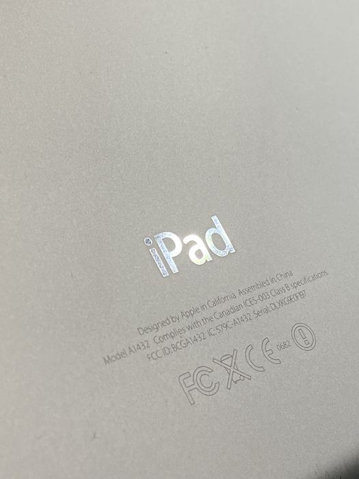  Tabletă iPad A1432  *ȚIPLĂ* ! Wi-fi
