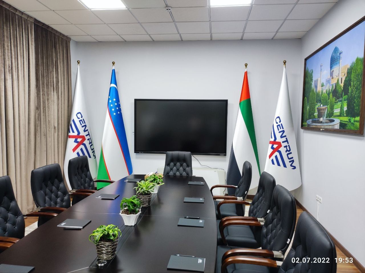 Bayroq har xil ko'rnishda va o'lchamda 1 kun ichida bepul yetkazib ber