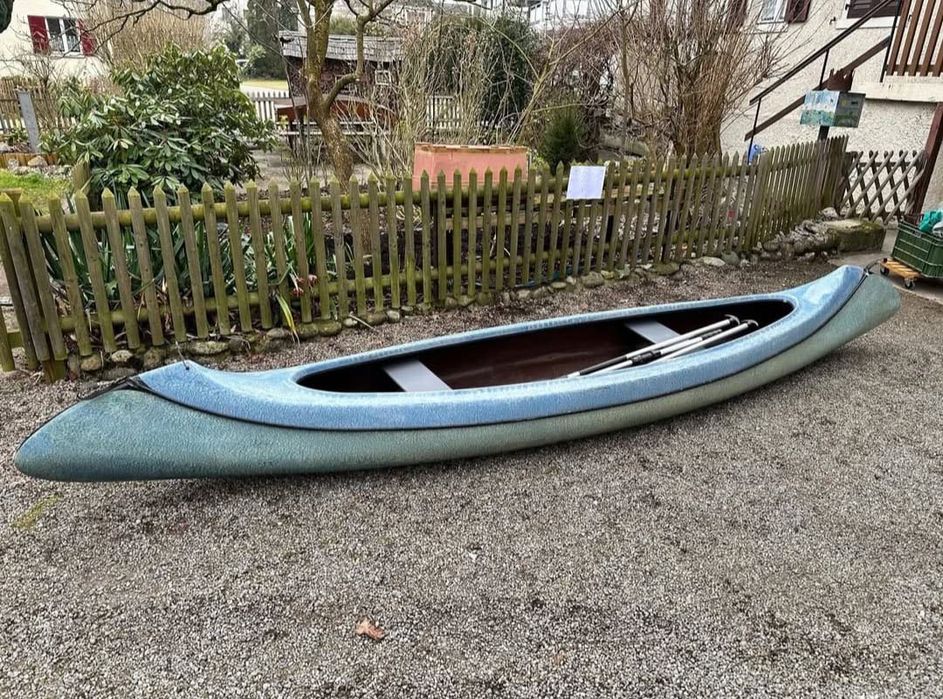 caiac în stare foarte bună