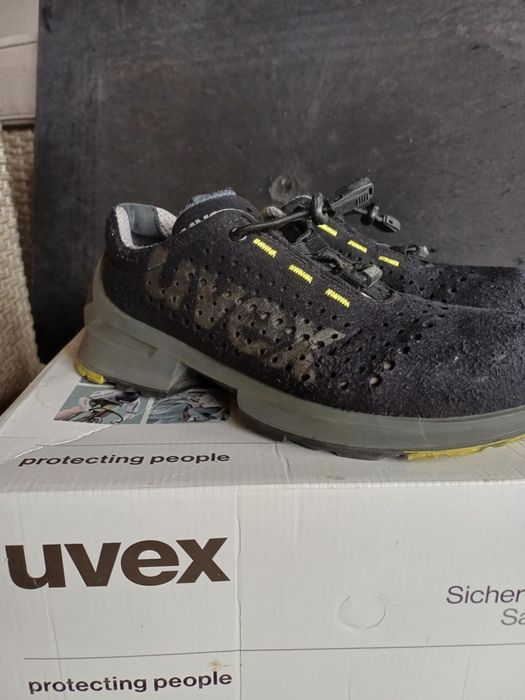 Vând pantofii de  protecție Uvex Esd 37 mârime