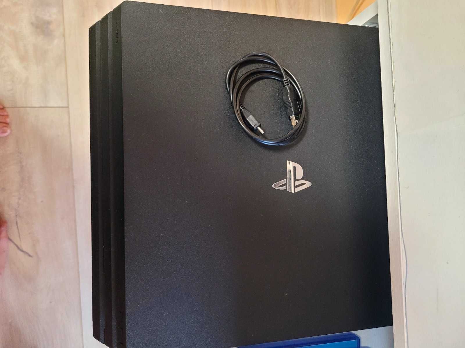 PS4 PRO,джойстик и игри.