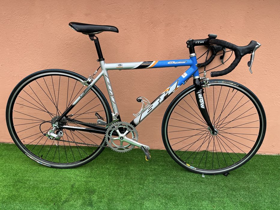 Като Нов Алуминиев Шосеен Велосипед BH 28цола 2х9 Внос Германия