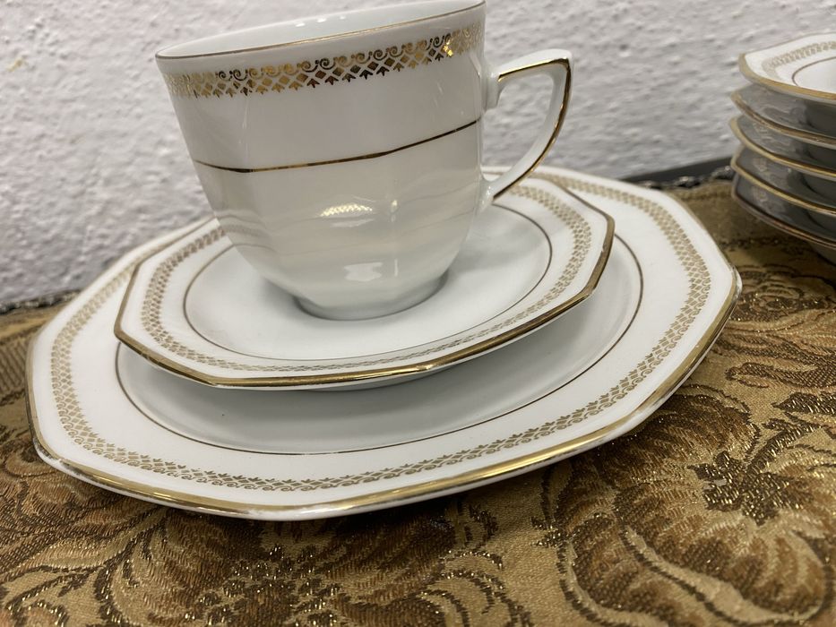 Порцеланов сервиз за кафе бавария със златни кантове