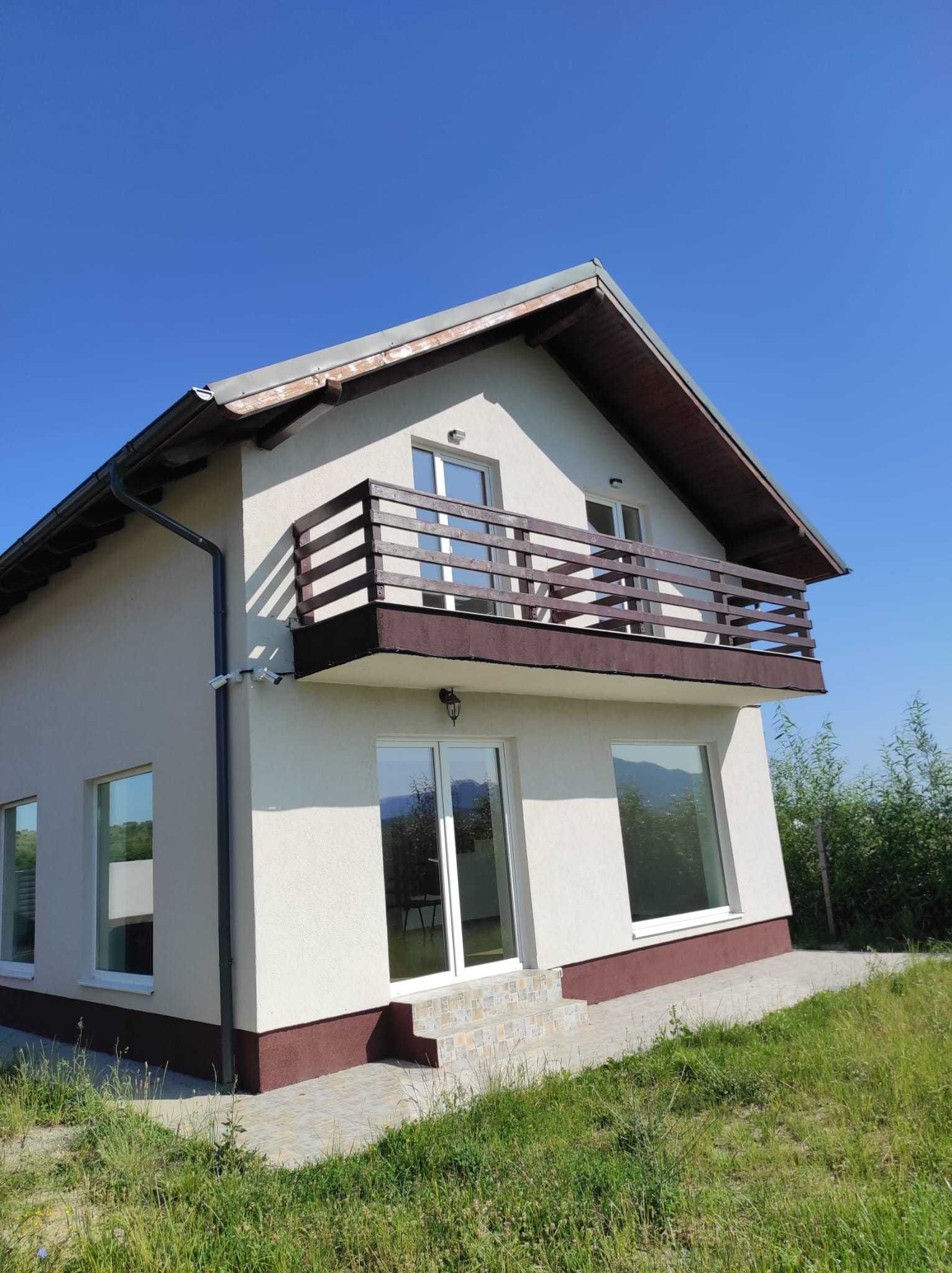 Casă nouă P+M cu vedere panoramică spre Bucegi și Piatra Craiului