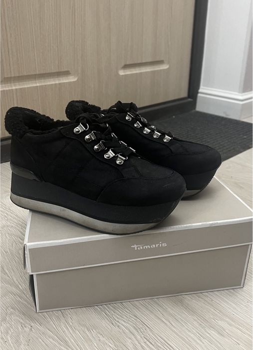 Кроссовки ботинки полностью натуралка.