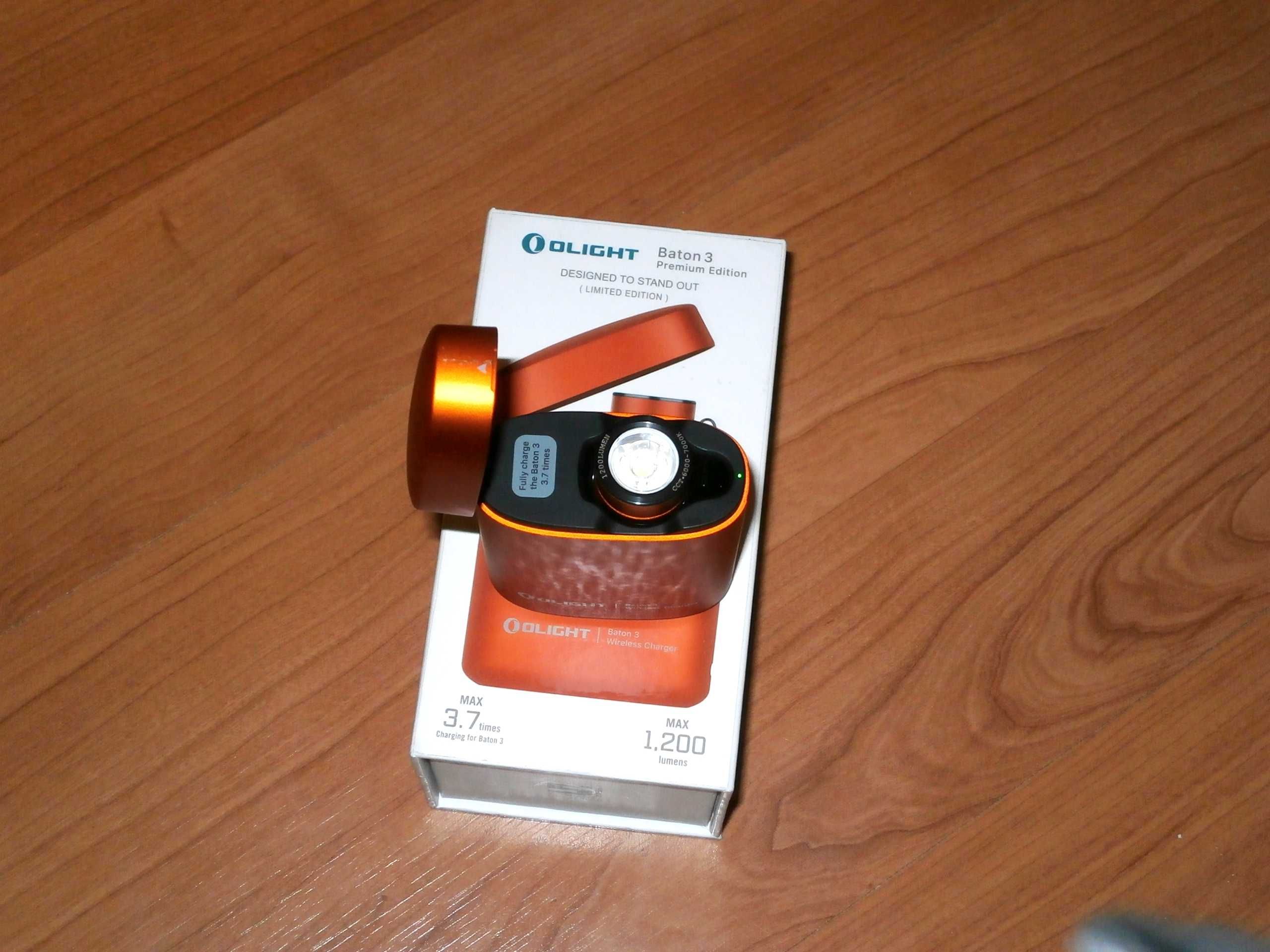 Olight Baton 3 Premium Orange Limited Edition editie limitata in cutie