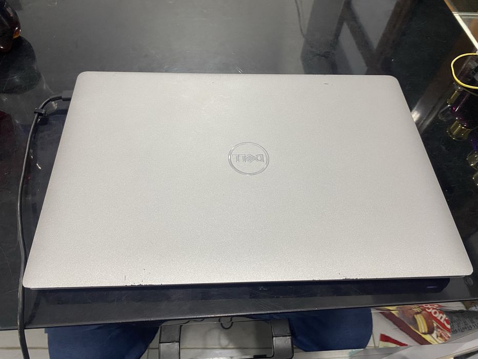 dell i5 noutbuk amerikanski