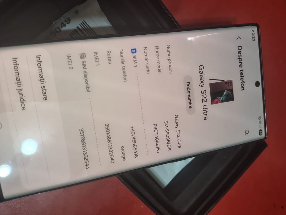 Samsung Galaxy S22 Ultra 5G burgundy
