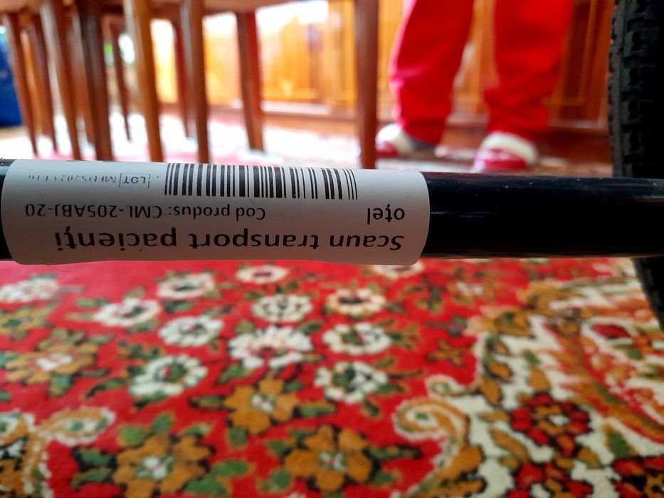 Carucior cu rotile, in stare foarte buna , usor de manevrat