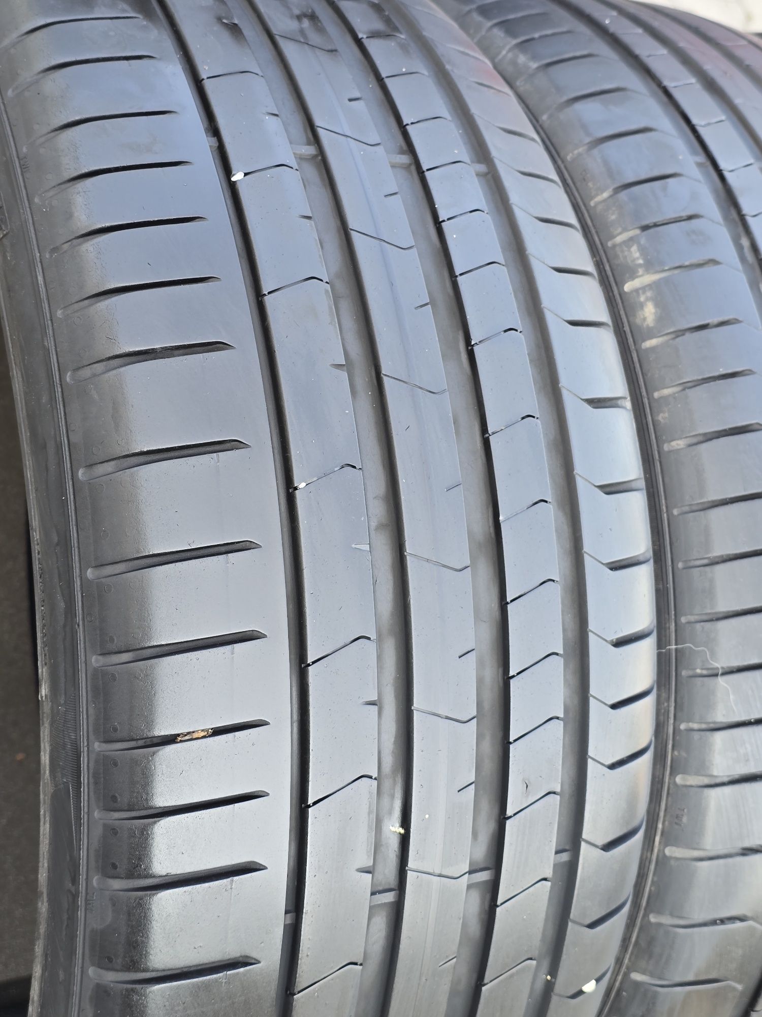 255 40 21 Pirelli 2  бр.