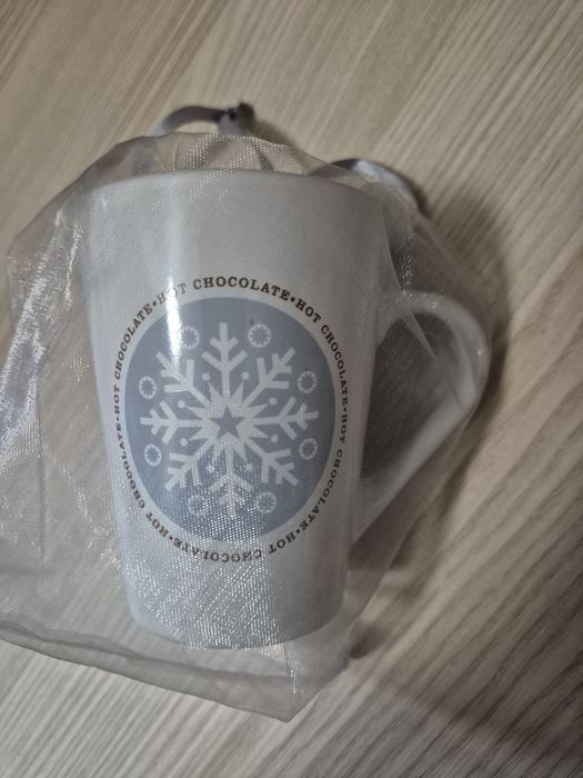 Cana de iarna fulgi de nea