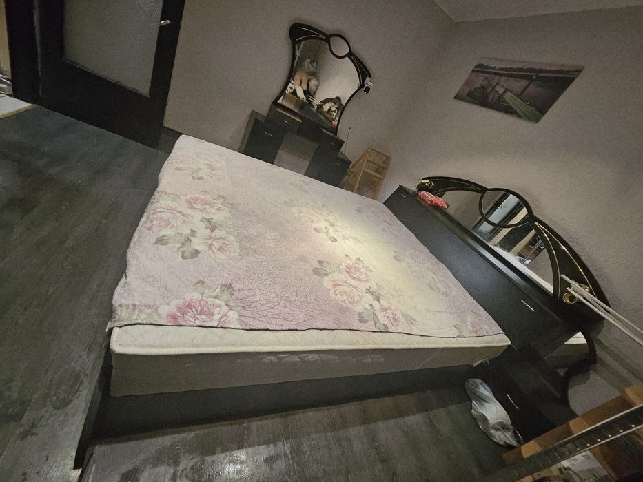 Спалня в комплект с тоалетка