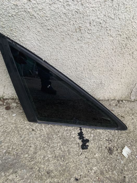 Geam fix aripa stanga spate Audi A6 C6 berlina Dreapta spate aripa