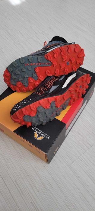 Bocanci La Sportiva dama nr. 39 – purtați o singură dată, ca noi!