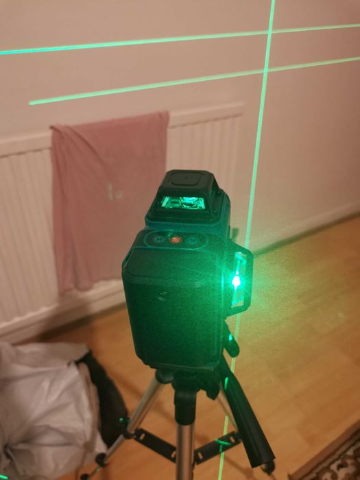 Nivela laser 16 linii, 4D, Autonivelare cu trepied 1,1metri