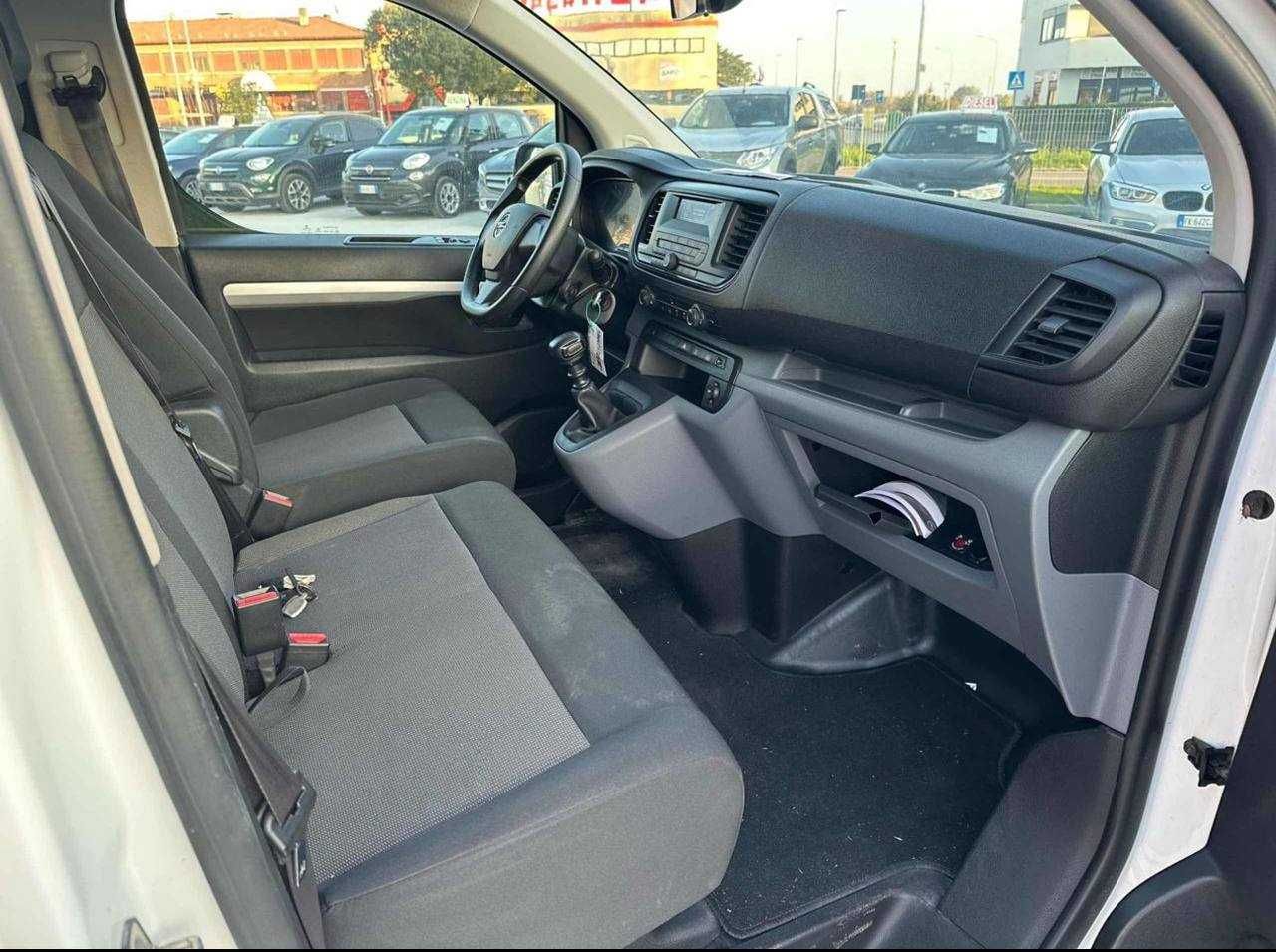 Opel Vivaro 2 броя  НА ЧАСТИ