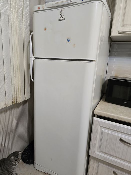 Продам холодильник