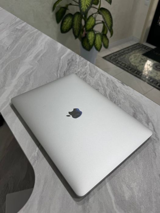 Macbook pro M1 8/512