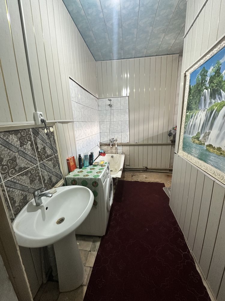 Жер жай сатылады, Центрда