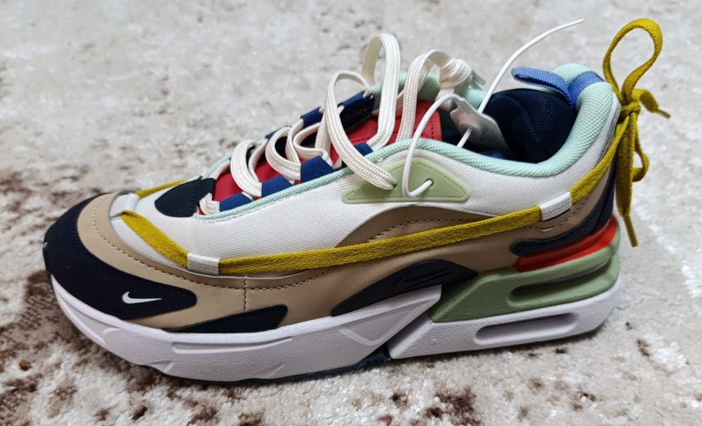 Vând adidași noi Nike Air Max Furyosa