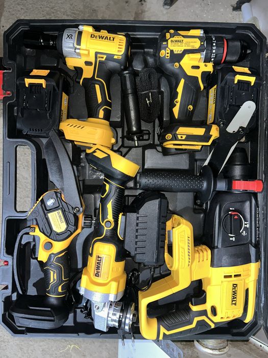 Набор инструментов Dewalt 5 в 1