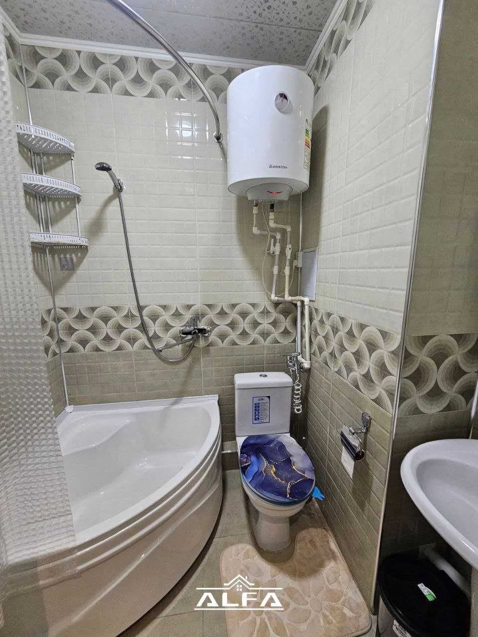 buxoroda kvartira sotiladi 2 xonali 75m² 5-qavat.
