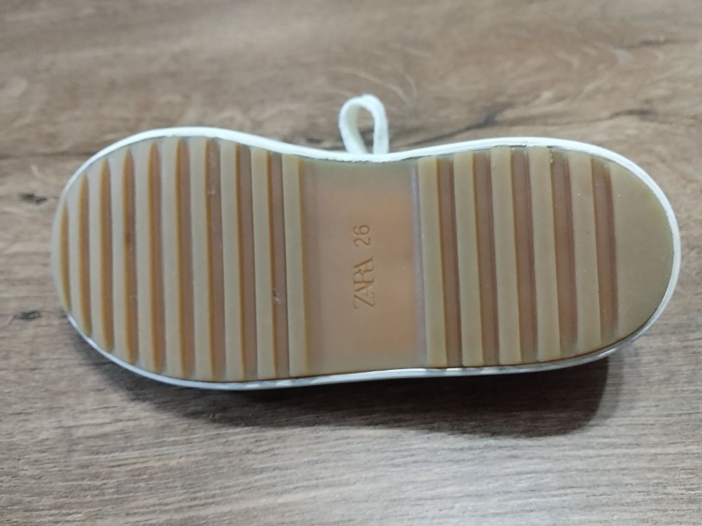 Adidasi / pantofi Zara 26
