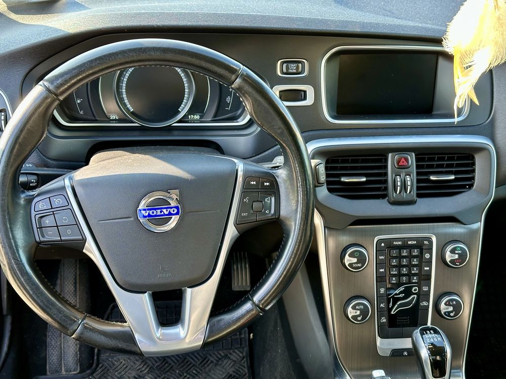 Volvo v40 D4 2015